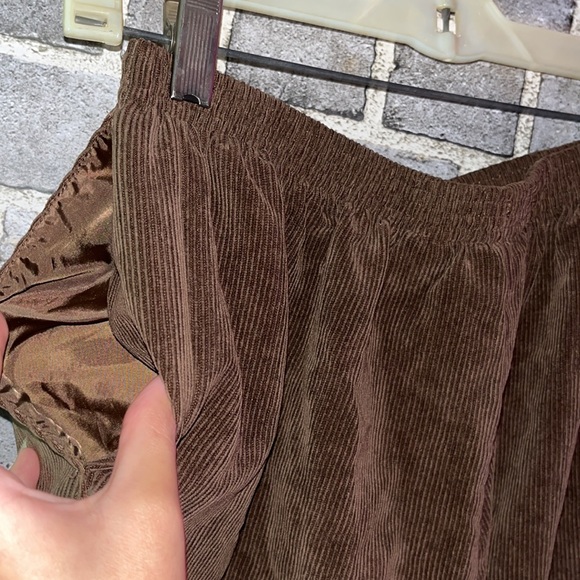 Brown corduroy straight leg pants🤎 - Picture 3 of 6
